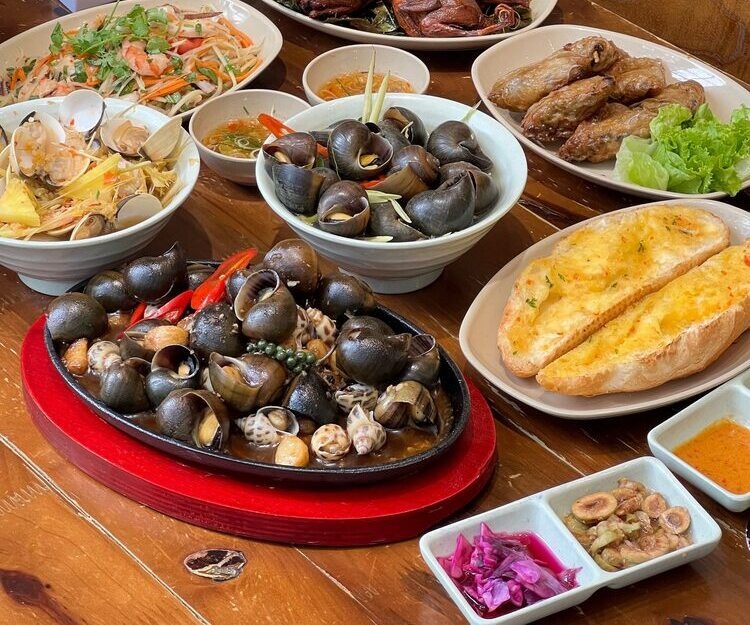 Ốc My Hải Phòng phục vụ nhiều món ốc hấp dẫn