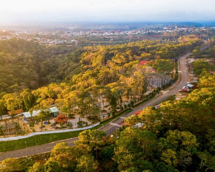 Du lịch sinh thái Măng Đen