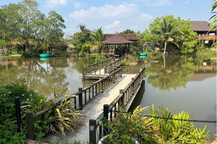 Khu du lịch nhà vườn Long Phước