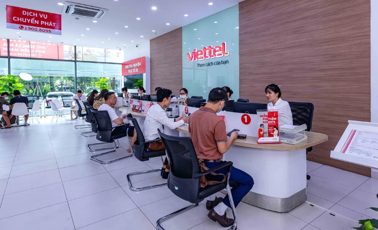 Kích hoạt trực tiếp tại điểm giao dịch Viettel