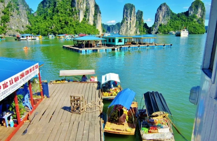 Làng chài Ba Hang – Vịnh Hạ Long, Quảng Ninh