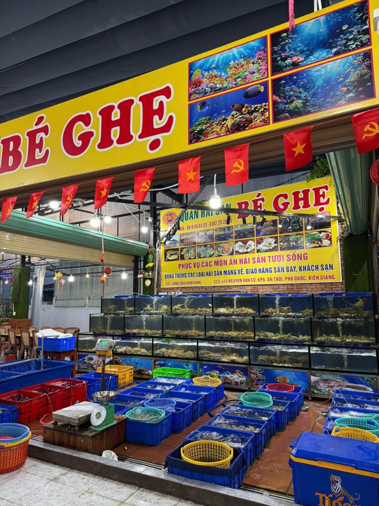 Quán ăn ngon ở làng chài Hàm Ninh