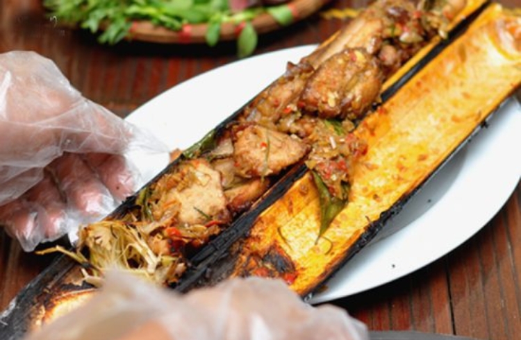 Lợn cắp nách nướng than