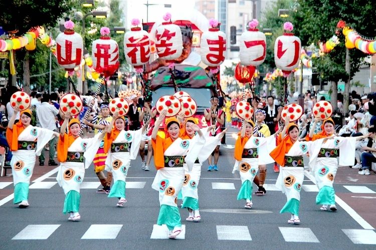 Lễ hội Nón hoa Hanagasa