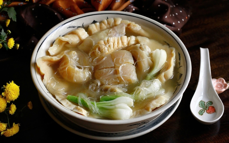Canh miến nấu măng