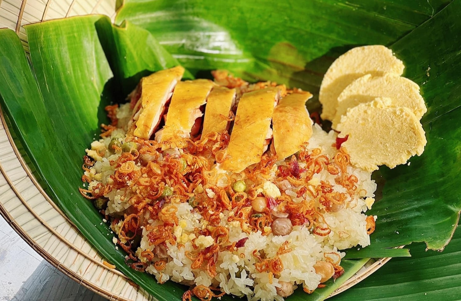Xôi gà Đà Lạt nóng hổi – món ngon Đà Lạt