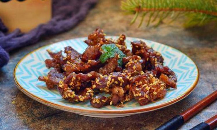 Bò chiên tẩm vừng