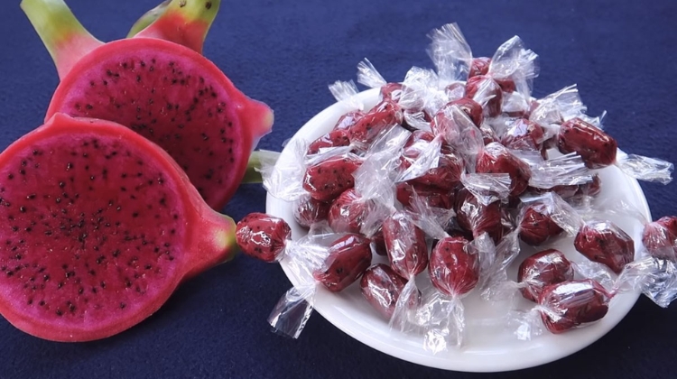 Mứt thanh long ruột đỏ