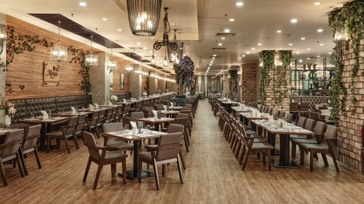 D’Maris Premier Buffet