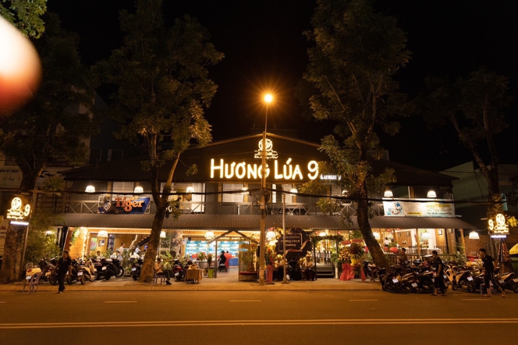 Nhà hàng hải sản Hương Lúa 9
