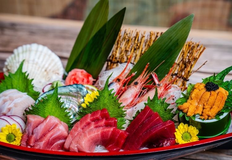 Uchi Sushi – Nhà hàng Nhật chuyên sushi & sashimi chuẩn vị