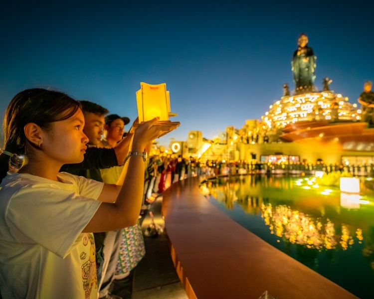 Lễ vía Quán Thế Âm Bồ Tát đản sinh