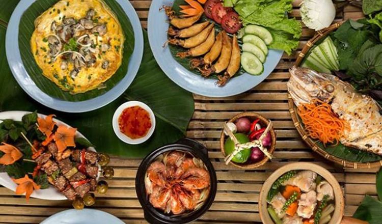 Quán Gánh mang phong cách mộc mạc của ẩm thực Nha Trang