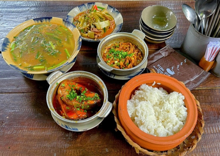 Tiệm Quê Nhà