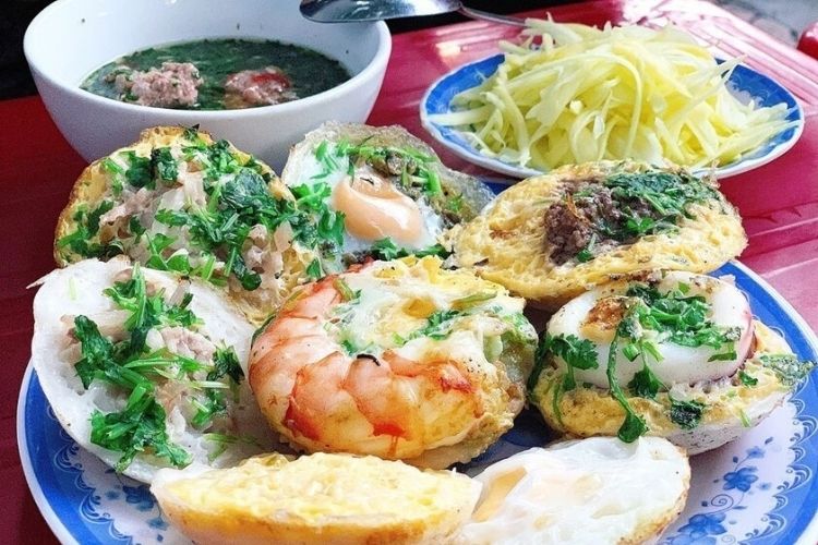 Bánh căn mực Cô Loan