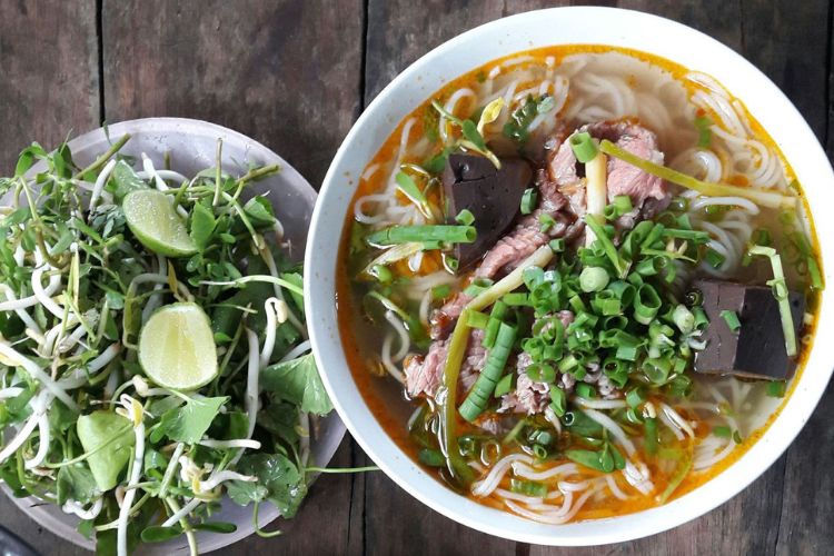 Bún bò Huế bà Tuyết 