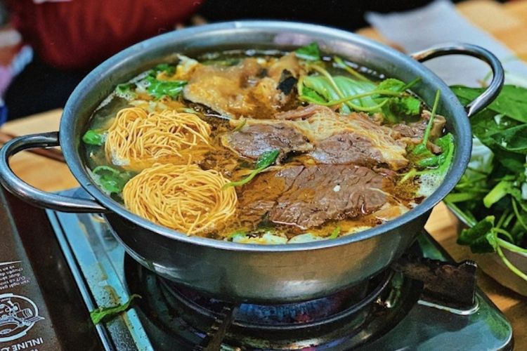 Lẩu bò Nhà gỗ - Quán ăn ngon Sài Gòn