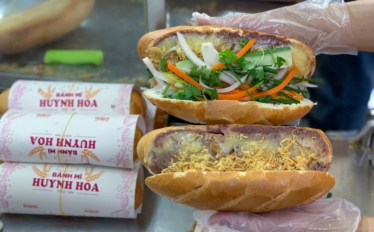 Bánh mì Huỳnh Hoa - Quán ăn ngon Sài Gòn