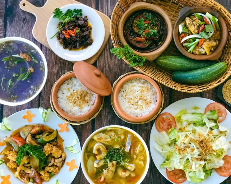 Cơm Niêu Hoa Sữa Vũng Tàu