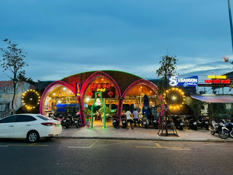 Nhà Hàng Sen Hồ Phố