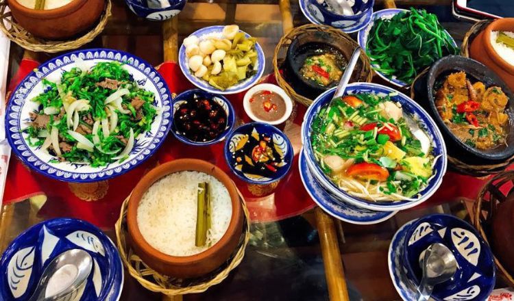 Cơm Niêu Rau Tập Tàng