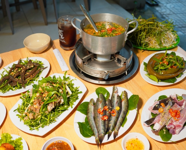 Lẩu cá kèo rau đắng