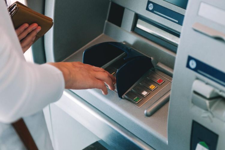 Thanh toán tiền nước trực tiếp tại cây ATM