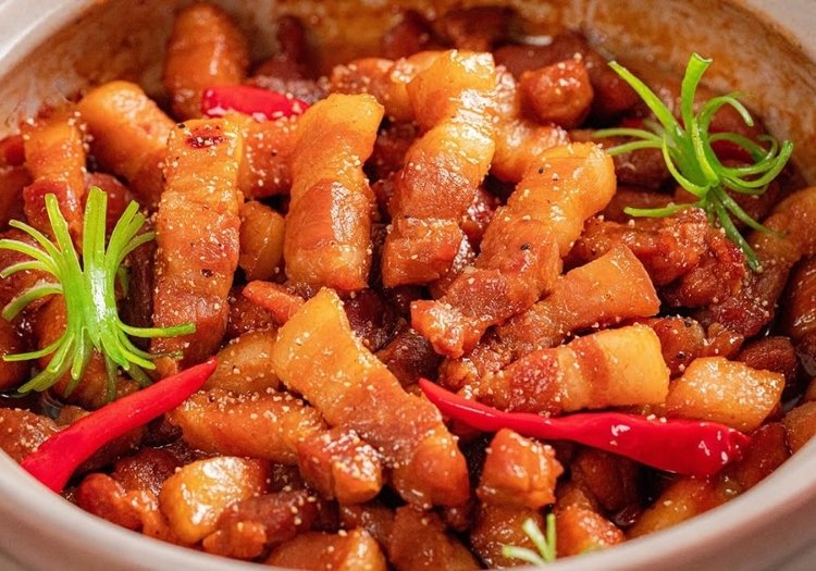 Thịt ba chỉ kho tiêu