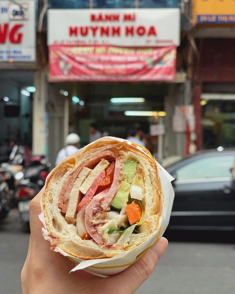 Bánh mì Huynh Hoa