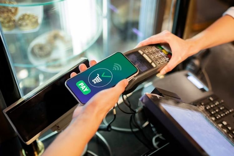 Hạn chế rút tiền mặt, ưu tiên thanh toán không tiền mặt