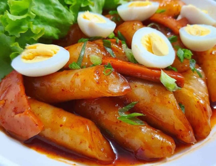 Cách làm tokbokki bằng bánh tráng