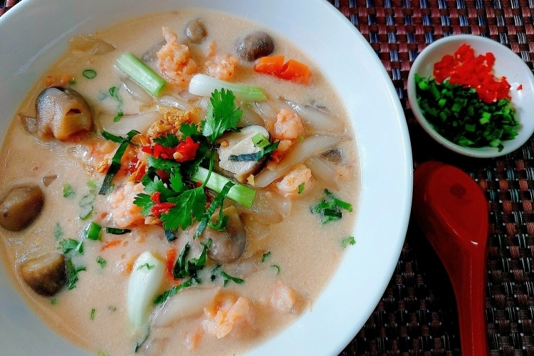 Bánh canh tôm nước cốt dừa