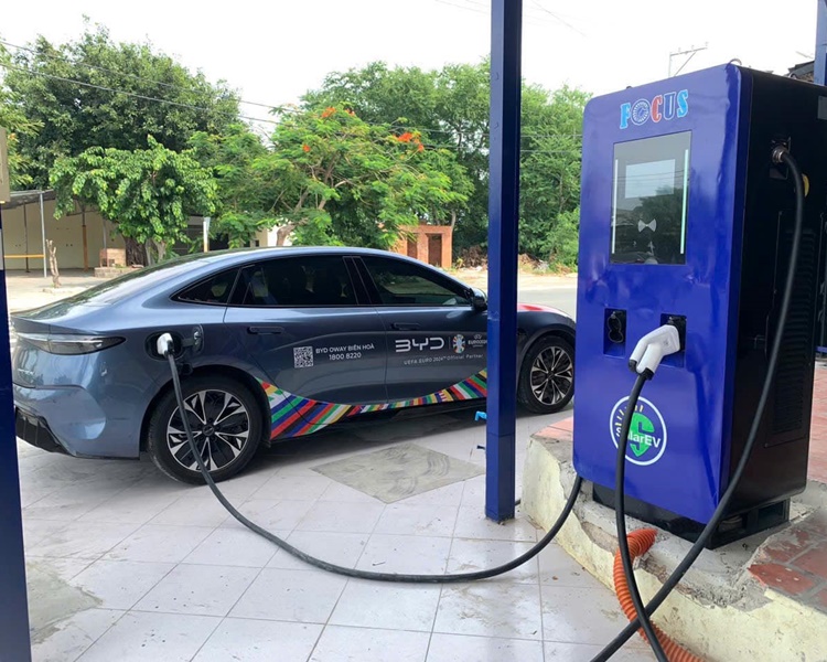 Trạm sạc xe điện SolarEV