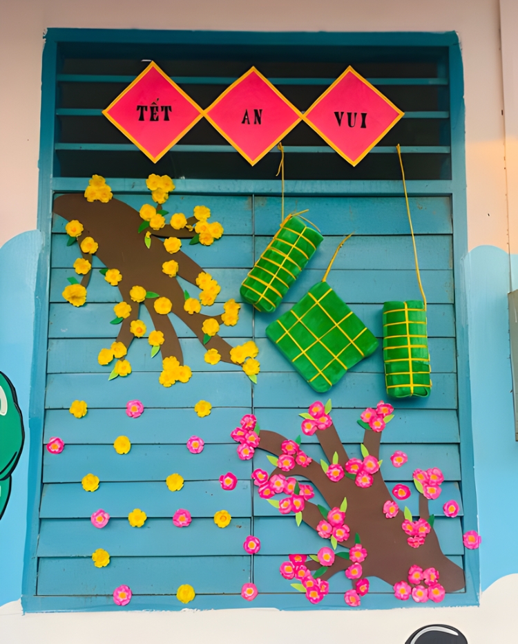Trang trí cửa lớp mầm non bằng mô hình cắt dán