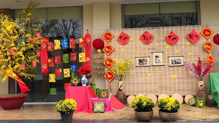 Mẫu trang trí Tết ngoài trời đẹp lung linh