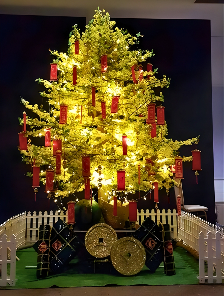 Trang trí Tết với chậu hoa tươi gắn đèn LED