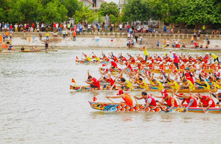 Đua thuyền
