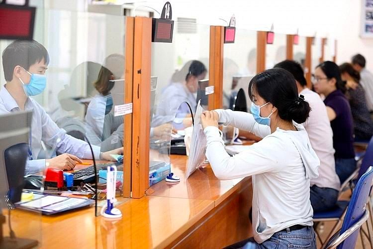 Chuẩn bị hồ sơ đầy đủ và nộp cho công ty tài chính