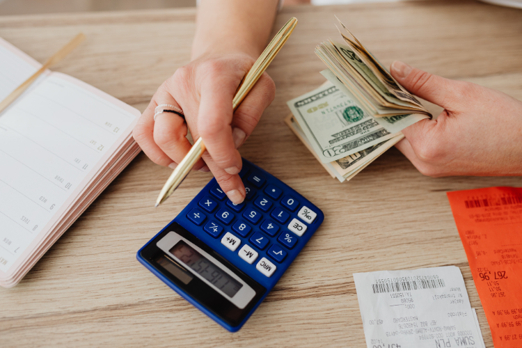 Những lưu ý khi sử dụng tài khoản vay thấu chi