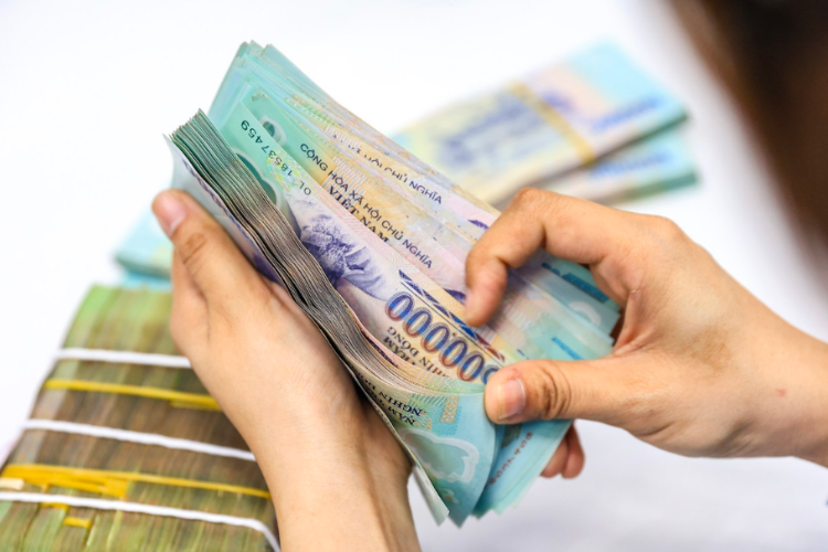 Vay tiền mặt trả góp chỉ cần CCCD/CMND là hình thức vay tín chấp tại các đơn vị vay tiền uy tín.